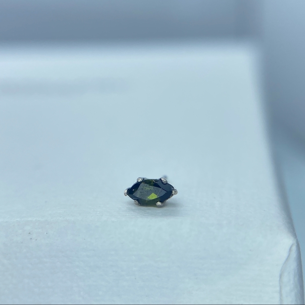Threadless Prong-Set Genuine Tourmaline from Anatometal